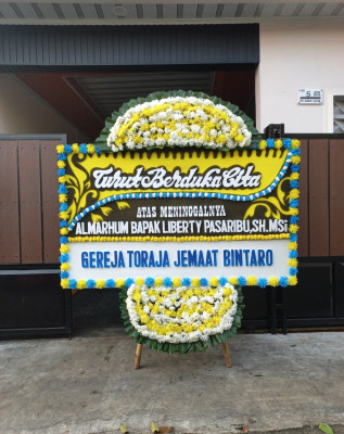 Papan Bunga Duka di Padang Matinggi Lestari